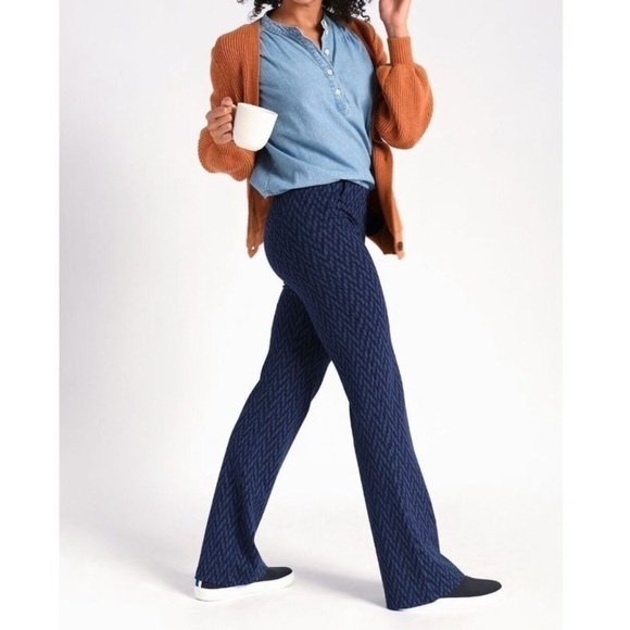 Betabrand Two Pockets Boot Cut Pants Casual Navy Printed Size XXL Petite Women’s - Picture 1 of 11